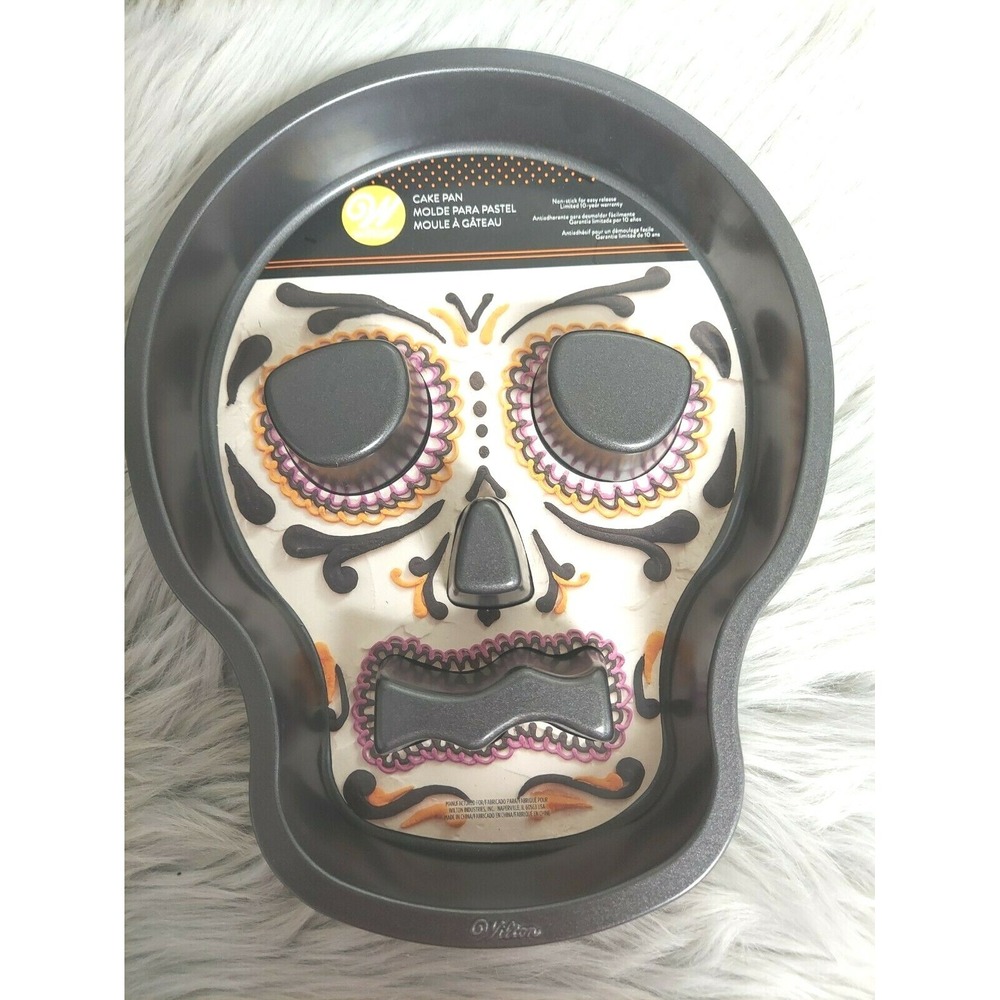 NWT Wilton Halloween Non-Stick‎ Cake Pan Sugar Skull Day Of The Dead Skeleton